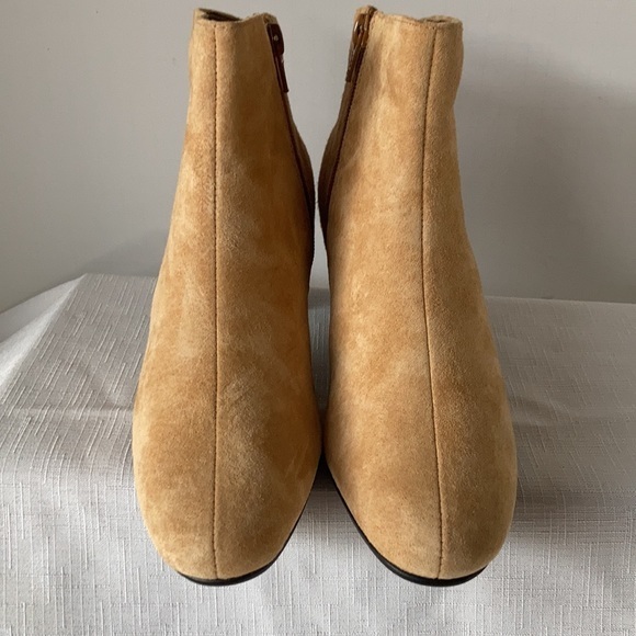 Aj Valenci Cream Suede Ankle Booties Size 5.5M - Picture 2 of 8